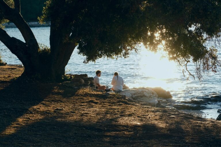 Comment réussir une rencontre sincère hors des écrans